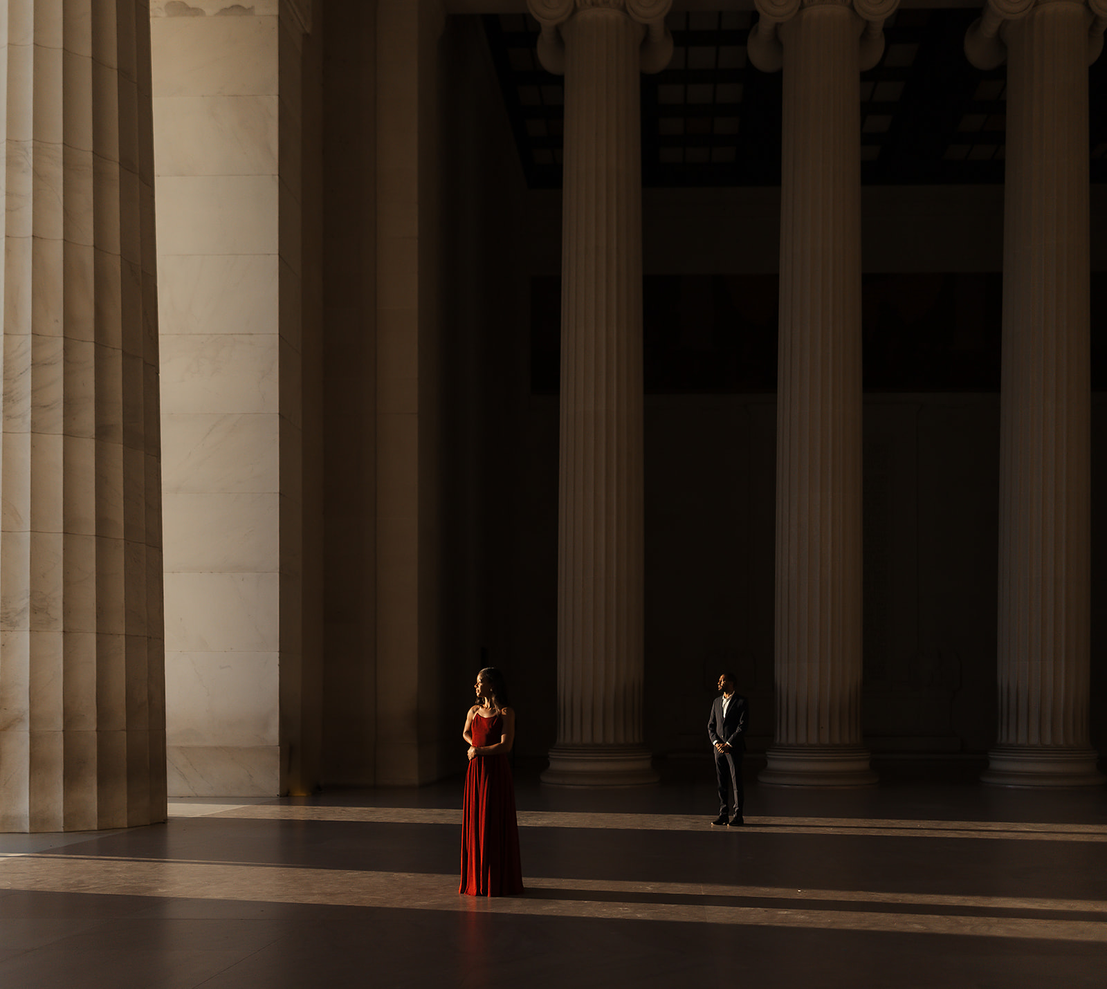 Engagement couple at Lincoln Memorial